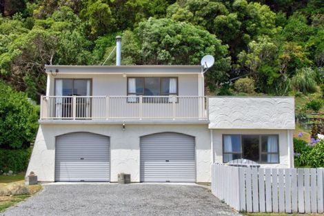 Photo of property in 72 Lake Ferry Road, Lake Ferry, Featherston, 5772