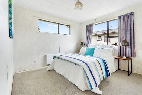 Photo of property in 23 Larissa Avenue, Henderson, Auckland, 0610