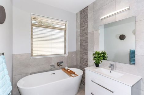 Photo of property in 105 Medhurst Road, Bombay, 2675