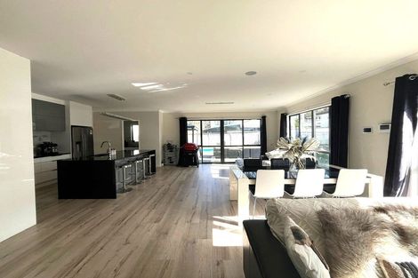 Photo of property in 64 Mettam Drive, Swanson, Auckland, 0614