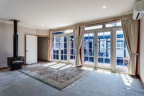 Photo of property in 475 Glenfield Road, Glenfield, Auckland, 0629