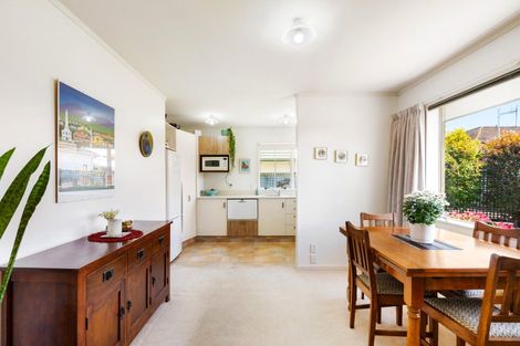 Photo of property in 2/406 Lyndon Road East, Hastings, 4122