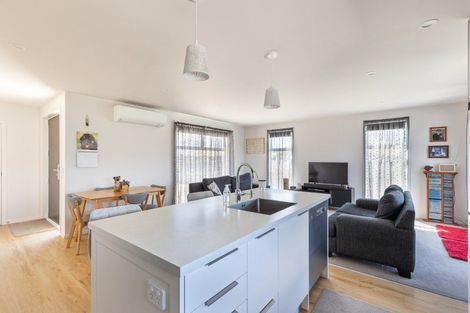 Photo of property in 6 Toutouwai Lane, Inglewood, 4330