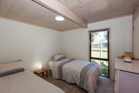 Photo of property in 5 Kohutuhutu Road, Raumati Beach, Paraparaumu, 5032