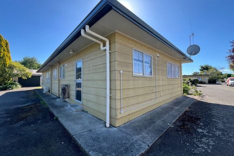 Photo of property in 6 Tiraumea Street, Palmerston North, 4410