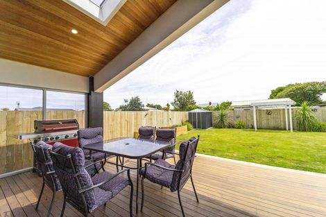 Photo of property in 3 Kamahi Street, Castlecliff, Whanganui, 4501