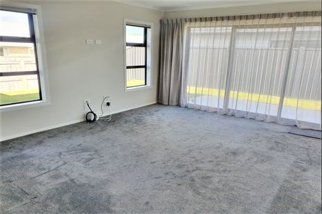 Photo of property in 51 Buddle Road, Wallaceville, Upper Hutt, 5018