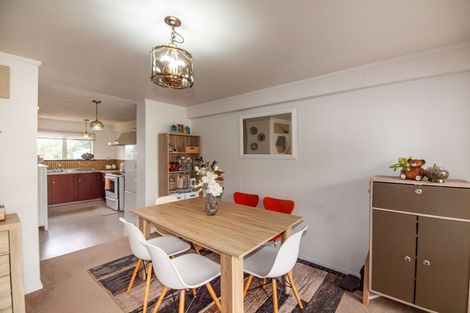 Photo of property in 18 Hollydale Grove, Churton Park, Wellington, 6037