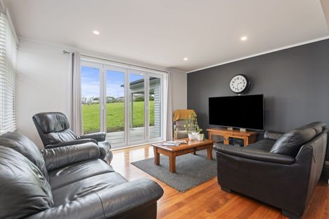 Photo of property in 32 Stanway Road, Halcombe, Feilding, 4779