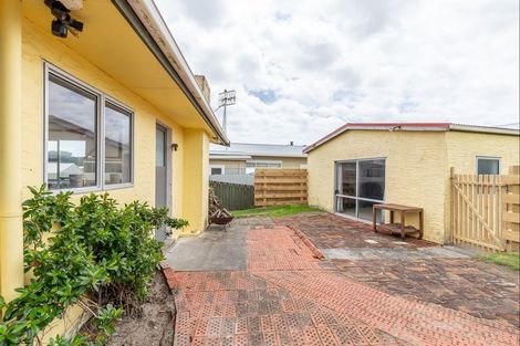 Photo of property in 12 Rangitane Street, Himatangi Beach, Foxton, 4891