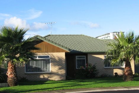 Photo of property in 27 Dan Tori Place, Orewa, 0931