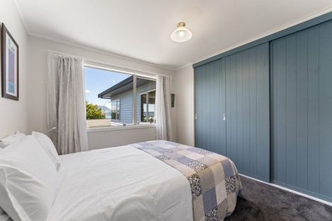 Photo of property in 17 Shera Street, Acacia Bay, Taupo, 3330