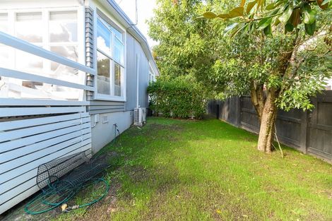 Photo of property in 1/48 Bond Crescent, Forrest Hill, Auckland, 0620