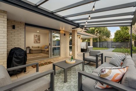 Photo of property in 32 Tomika Crescent, Papamoa Beach, Papamoa, 3118