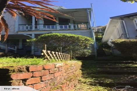 Photo of property in 2/106 Glenmore Street, Northland, Wellington, 6012