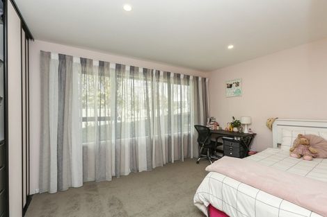 Photo of property in 323 Mangorei Road, Merrilands, New Plymouth, 4312