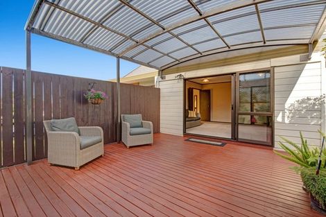 Photo of property in 18 Kennedy Avenue, Forrest Hill, Auckland, 0620