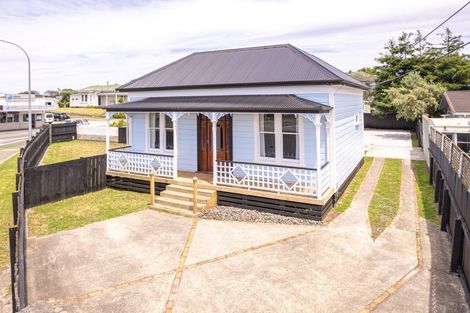 Photo of property in 65 Carlton Avenue, Gonville, Wanganui, 4501