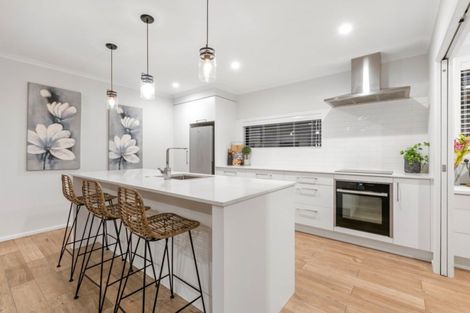 Photo of property in 4 Harding Drive, Papamoa Beach, Papamoa, 3118