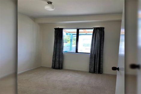 Photo of property in 2/52 Waitaki Street, Henderson, Auckland, 0612