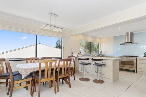 Photo of property in 2/134 Marine Parade, Mount Maunganui, 3116
