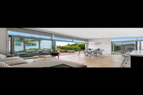 Photo of property in 8a Wairere Road, Torbay, Auckland, 0630