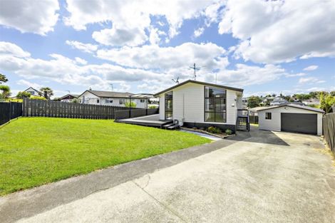 Photo of property in 71 Etherton Drive, Weymouth, Auckland, 2103