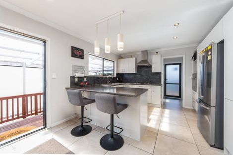 Photo of property in 121 Godley Road, Green Bay, Auckland, 0604