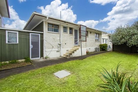 Photo of property in 2/48 Taharoto Road, Takapuna, Auckland, 0622
