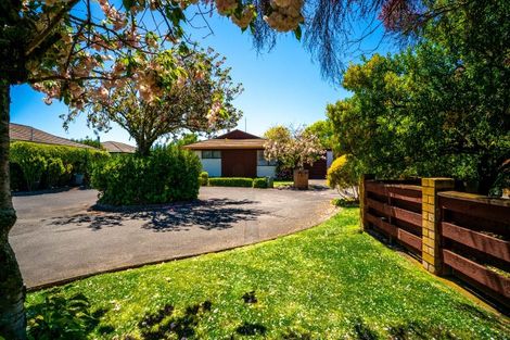 Photo of property in 3/2 Bill Ashcroft Grove, Havelock North, 4130