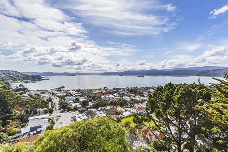 Photo of property in 11 Beacon Hill Road, Strathmore Park, Wellington, 6022