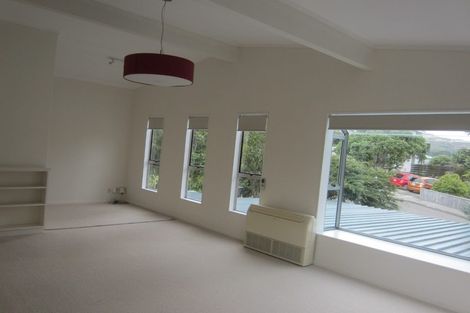 Photo of property in 12 Florio Terrace, Tawa, Wellington, 5028