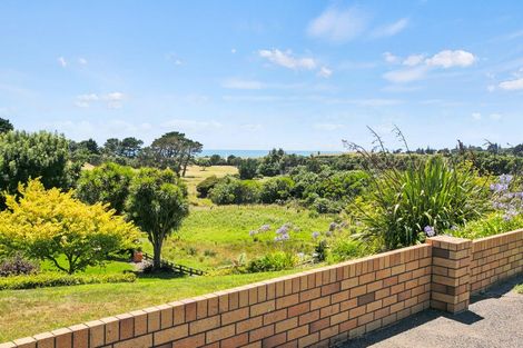 Photo of property in 22 Chatswood Grove, Fitzroy, New Plymouth, 4312