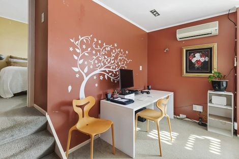 Photo of property in 5 Cluny Avenue, Kelburn, Wellington, 6012