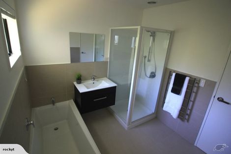 Photo of property in 2/660 Beach Road, Browns Bay, Auckland, 0630