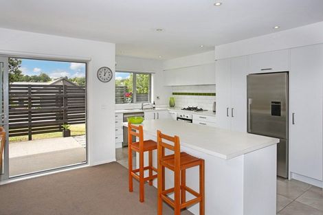 Photo of property in 8 Stockyard Crescent, Pukekohe, 2120