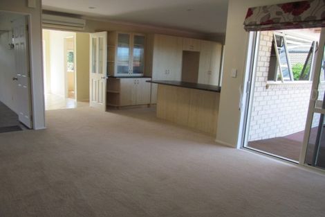 Photo of property in 11 Kath Hopper Drive, Orewa, 0931