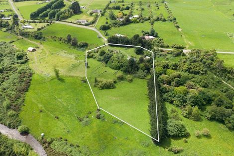 Photo of property in 302 North Manakau Road, Manakau, Levin, 5573