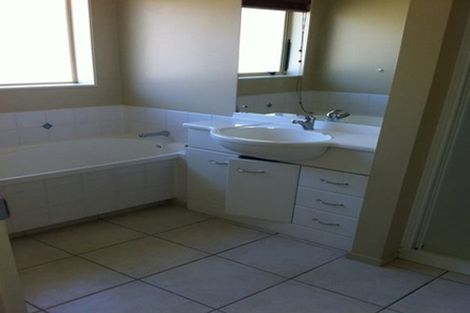 Photo of property in 6 Richfield Crescent, Westgate, Auckland, 0614