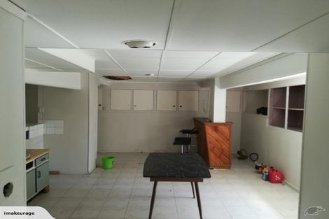 Photo of property in 46 Sunnyside Road, Sunnyvale, Auckland, 0612