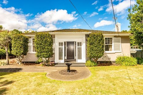Photo of property in 17 Tarata Street, Saint Johns Hill, Whanganui, 4501