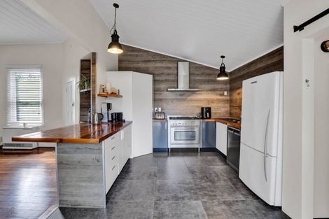 Photo of property in 120 Manawapou Road, Hawera, 4610