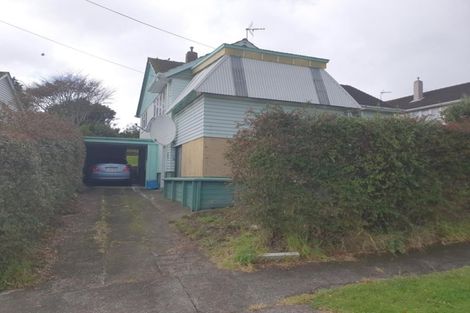 Photo of property in 92 Cook Street, Marfell, New Plymouth, 4310