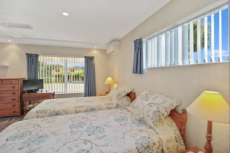 Photo of property in 213 Heatherlea Road East, Levin, 5571