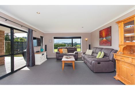 Photo of property in 4 Calderwood Close, Waiuku, 2123
