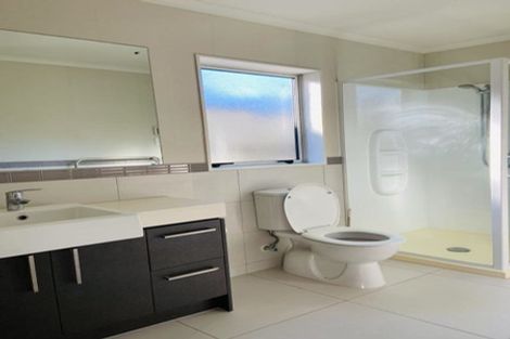 Photo of property in 1 Pickaberry Avenue, Karaka, Papakura, 2113