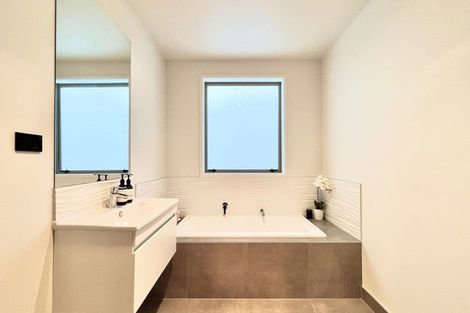 Photo of property in 32 Westmuir Crescent, Pokeno, 2402