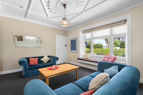 Photo of property in 17 Milverton Avenue, Hokowhitu, Palmerston North, 4410