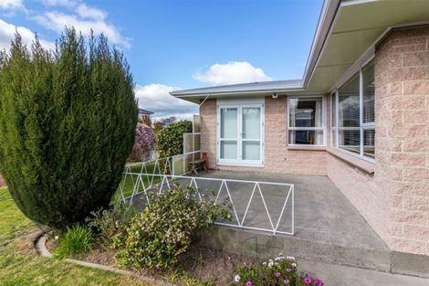 Photo of property in 8 Carbine Place, Sockburn, Christchurch, 8042