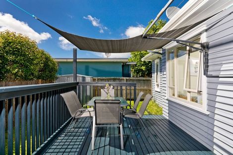 Photo of property in 16 Woodglen Road, Glen Eden, Auckland, 0602